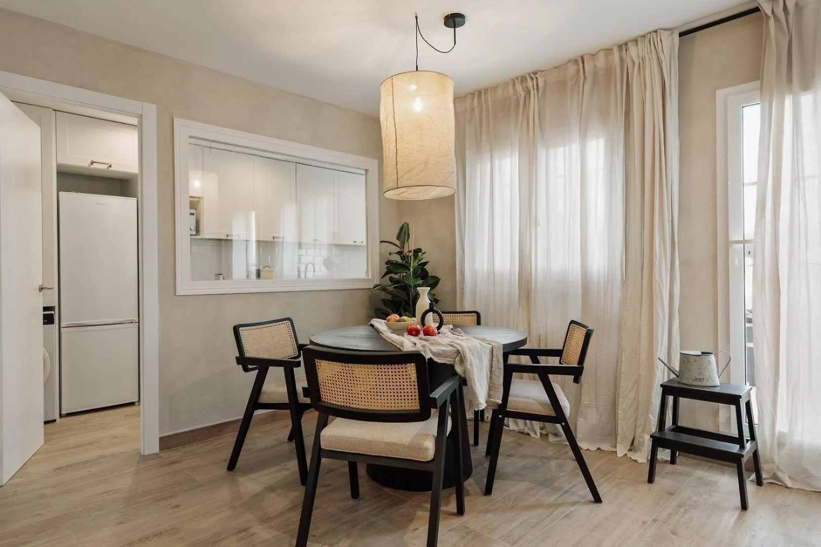 アパート Balat - 2 Bedrooms And Terrace In Eixample Dreta バルセロナ