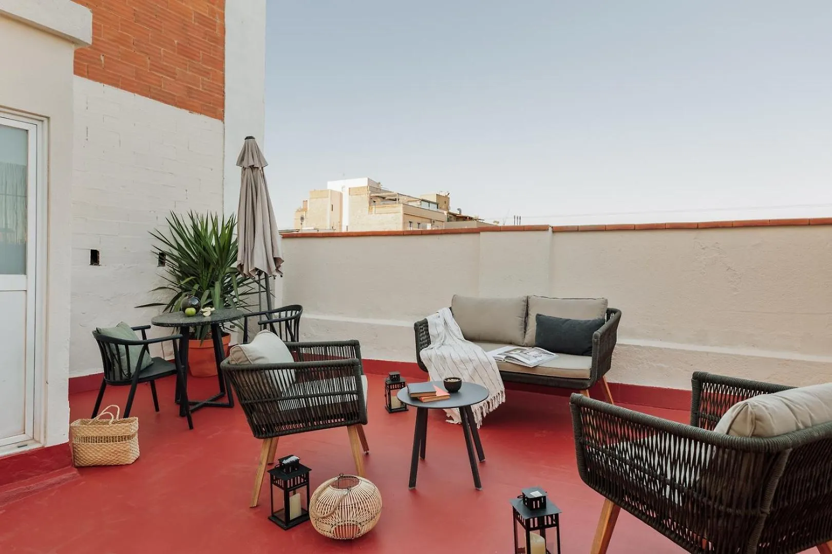 Balat - 2 Bedrooms And Terrace In Eixample Dreta バルセロナ